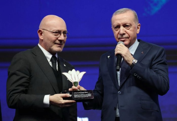Deprem Bölgesine Yardımları Nedeniyle Doğuş Grubu'na Plaket!